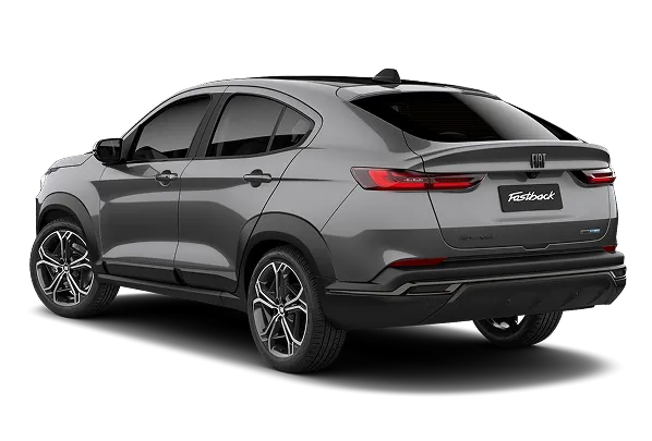 Traseira do Fiat Fastback T200 Flex MHEV 12 V cinza, com lanternas horizontais em LED, placa Fastback e rodas de liga-leve.